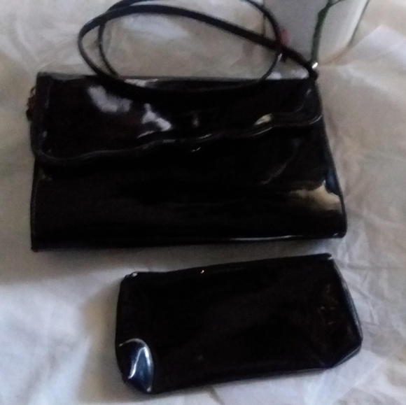 Sassy Women Handbag Patent Leather Black. - Picture 1 of 4